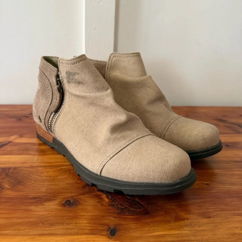 Sorel Major Low Light Tan Booties